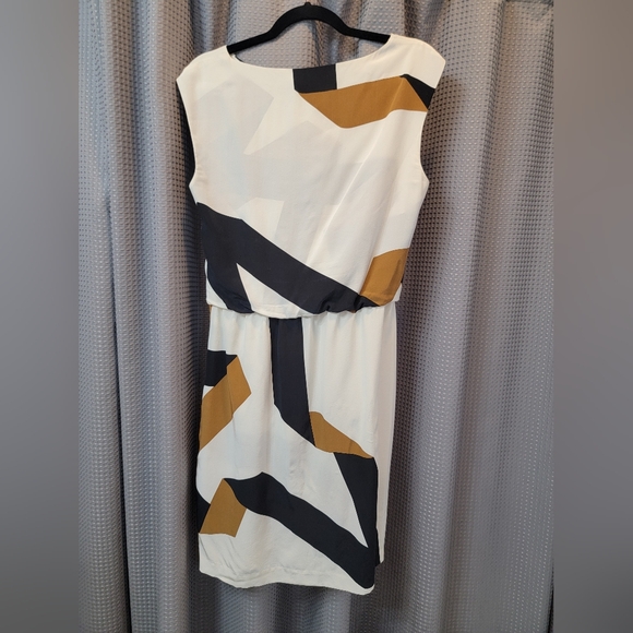 Diane Von Furstenberg Silk Geometric Print Dress Size 8 - Picture 2 of 5